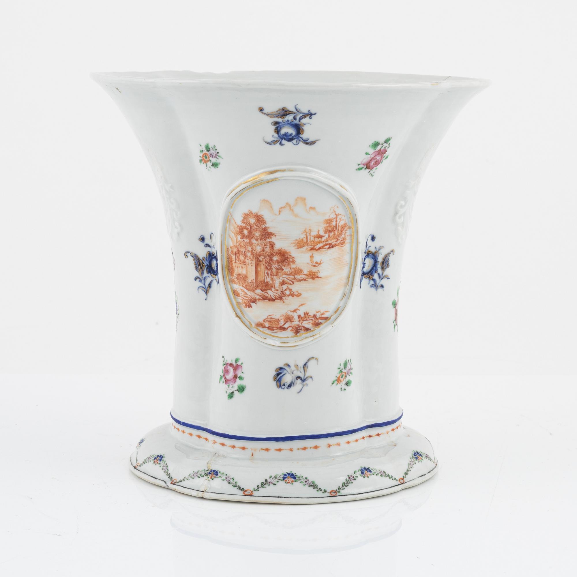 A famille rose tulip vase, Qing dynasty, 18th Century.