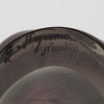 GUNNEL NYMAN, A VASE. Chiffon. Signed G. Nyman, Nuutajärvi Notsjö. Late 1940s.