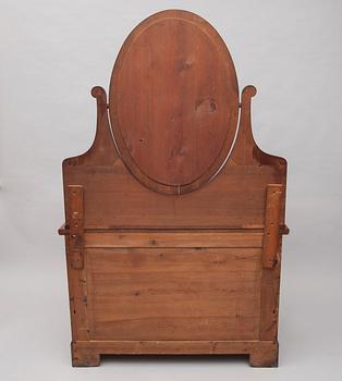 SPEGELBYRÅ, biedermeierstil, 1900-talets början.