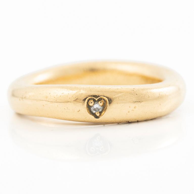 Ole Lynggaard, ring, 18K gold with a brilliant-cut diamond.