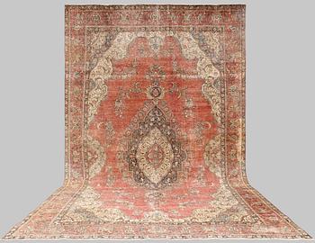 A carpet, vintage design, approx. 540 x 330 cm.