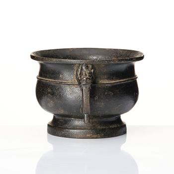 A bronze censer, late Ming dynasty (1368-1644).