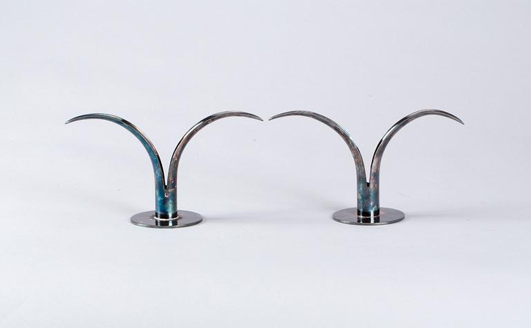 LJUSSTAKAR, ett par, nysilver, "Liljan", Ivar Ålenius Björk, Ystad Metall.