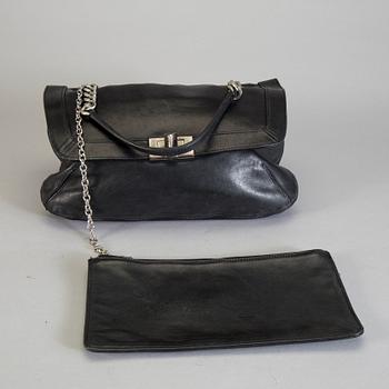 A Lanvin shoulderbag.