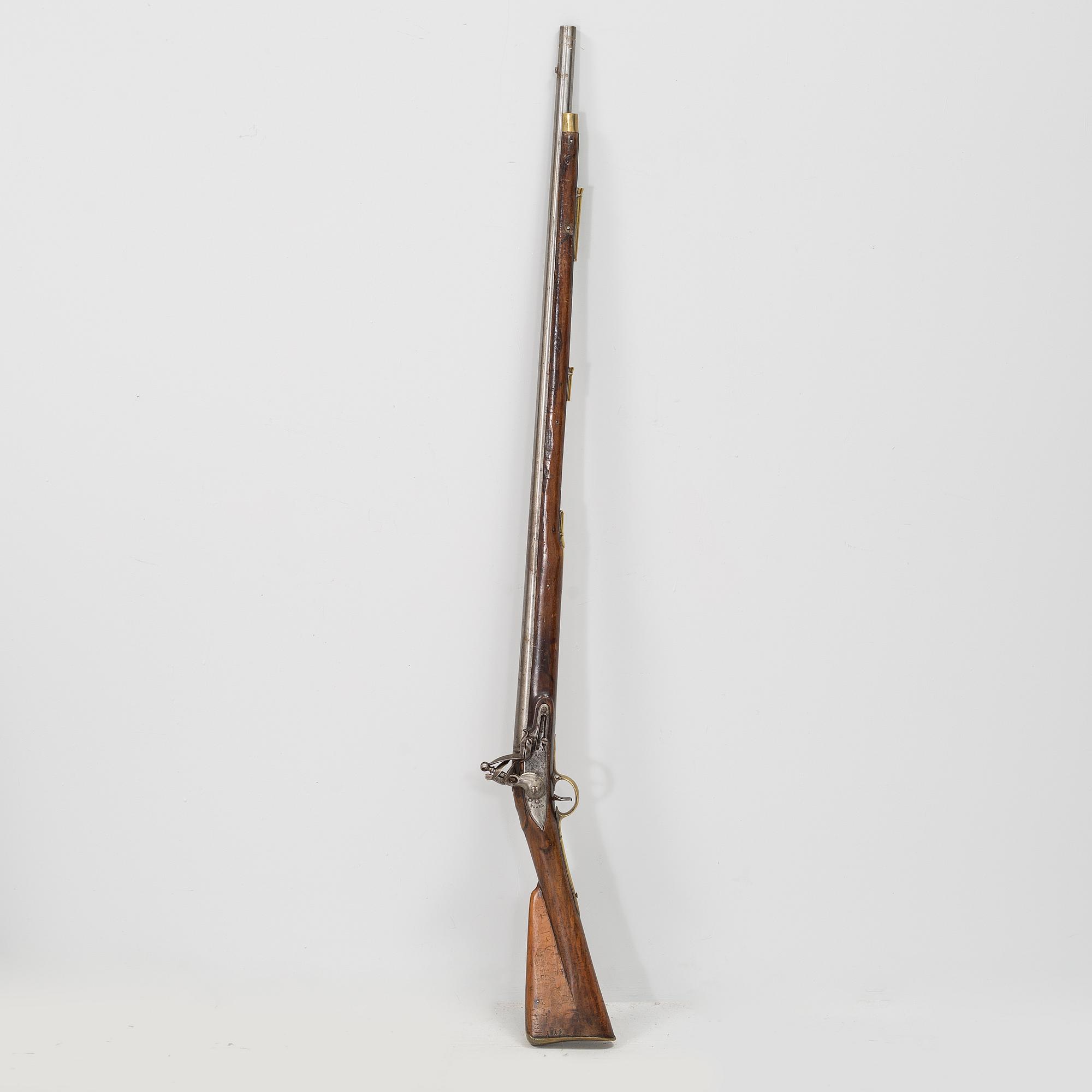 A flintlock rifle from Tower, first half of the 19th century.