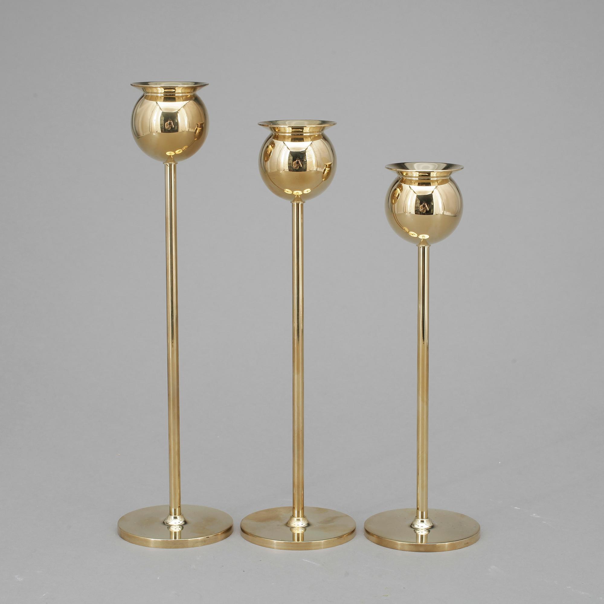 LJUSSTAKAR, 3 st, mässing, "Tulpan", Pierre Forsell, Skultuna, 1900-talets andra hälft.