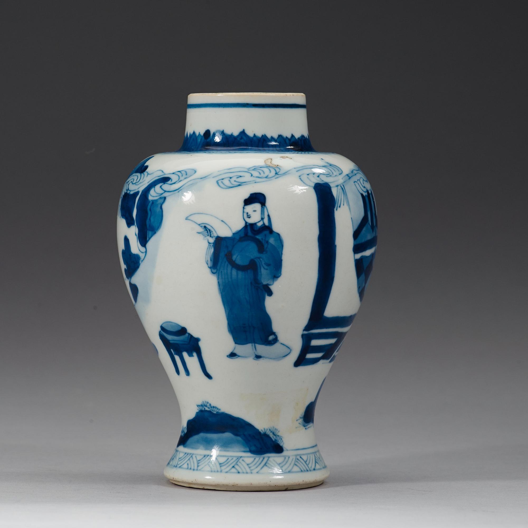 VAS, porslin. Qingdynastin, Kangxi (1662-1722).