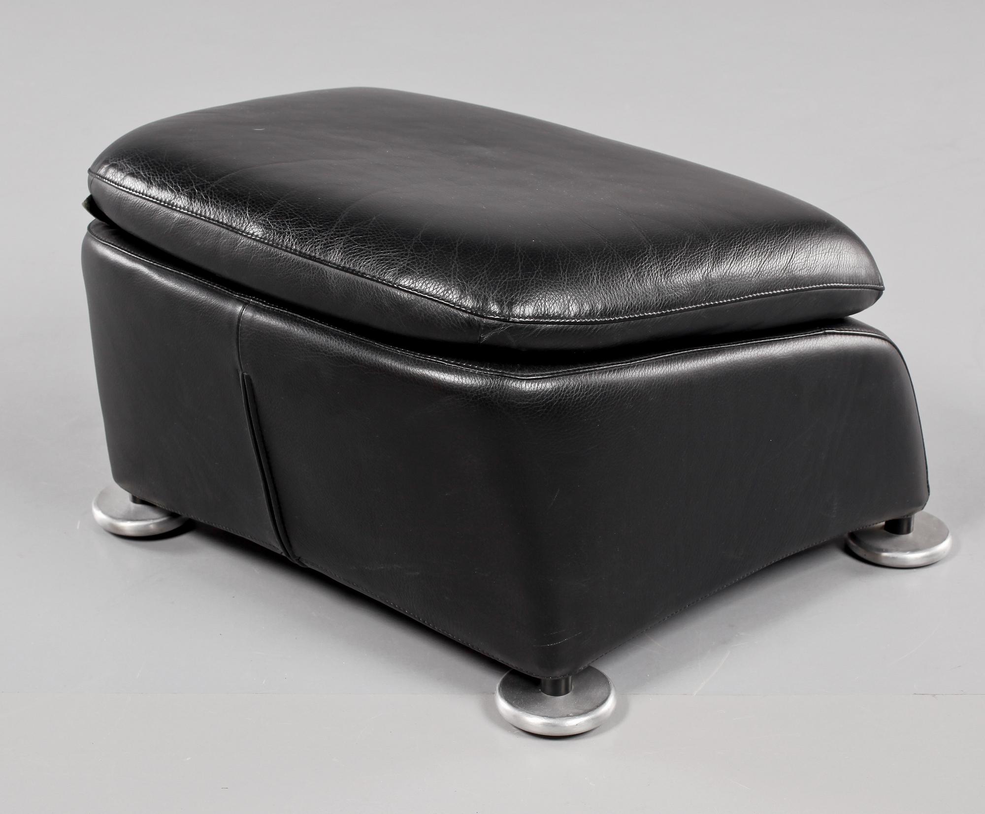 FÅTÖLJ SAMT FOTPALL, "Loge", Gerhard van der Berg, Montis, 1900/2000-tal.