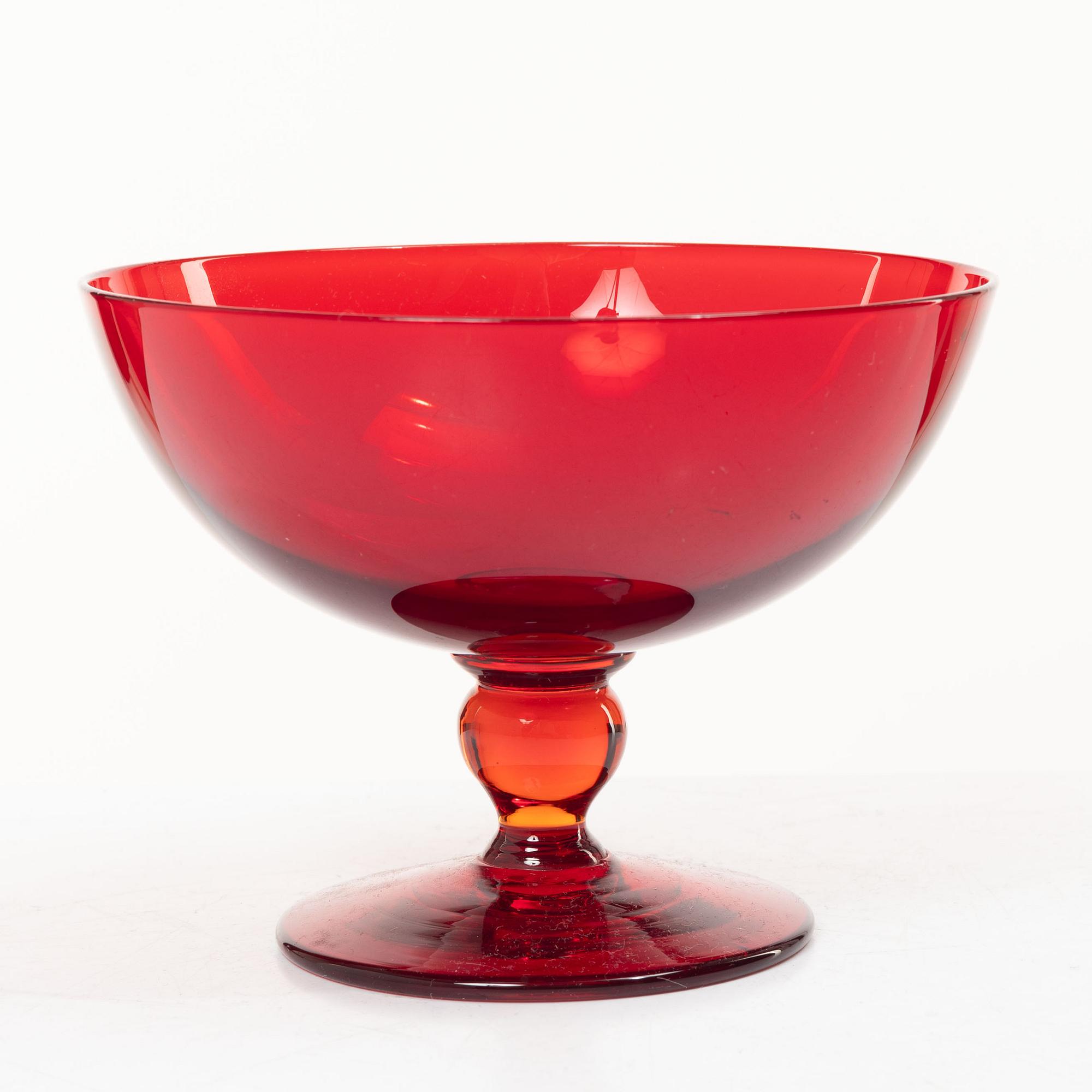 Reijmyre Glasbruk, glass, 22 pieces, mostly Reijmyre, including Monica Bratt.
