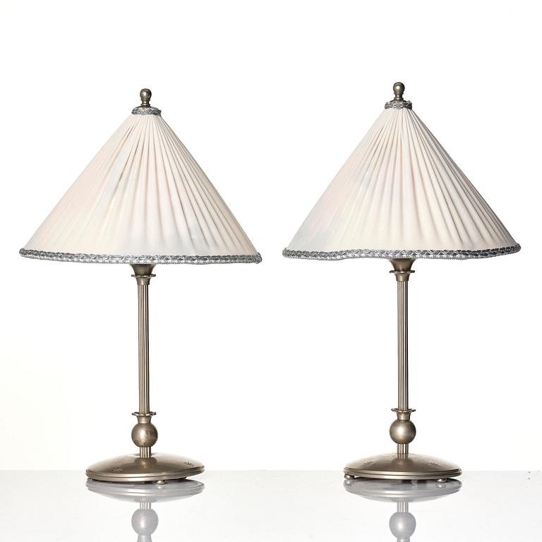 Harald Notini, bordslampor, ett par, Swedish Grace, modell "6908", Arvid Böhlmarks Lampfabrik, Stockholm, 1920-30-tal.