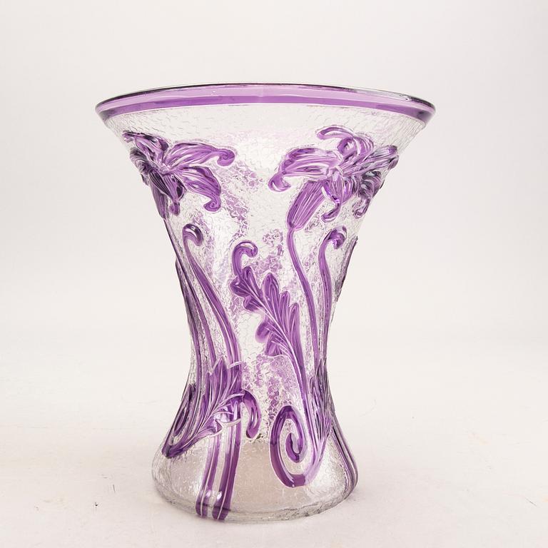 Thomas Webb, a signed cameo glass vase around 1930.