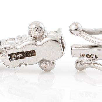 Tennisarmband 18K vitguld med briljantslipade diamanter.