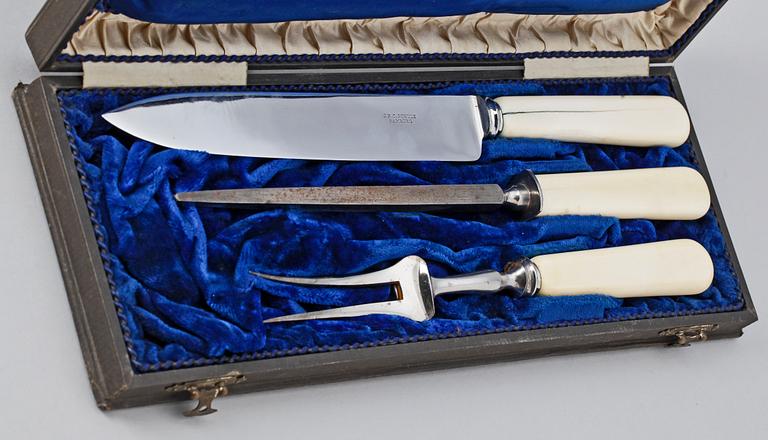 FISKBESTICK SAMT TRANCHERBESTICKSET, 15 delar, bland annat Tyskland, 1900-första hälft.