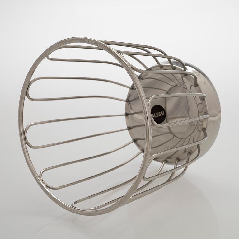 Alessi, a set of three serving bowls '370' and '845', Italy.