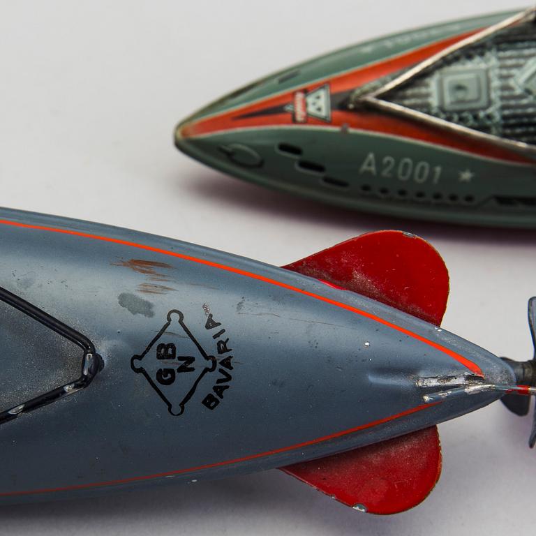 Two tinplate submarines by Gebrüder Bing and Arnold, Germany, first half of the 20th century.
