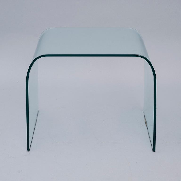 FÅTÖLJ, "Ghost", Cini Boeri och Tomu Katayanagi, samt BORD. Fiam, Italien, 1900-talets slut.