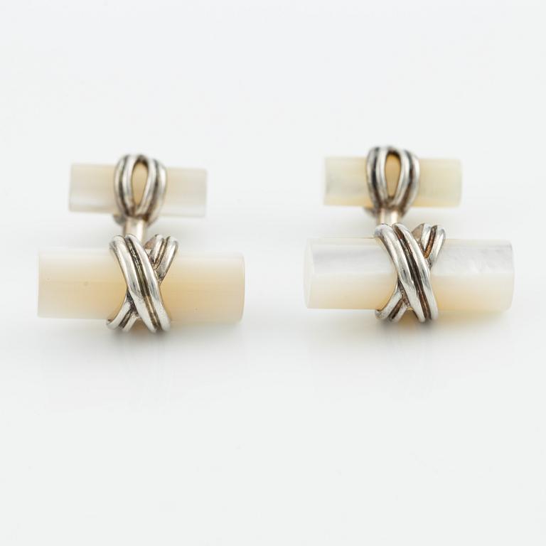 Tiffany & Co, manschettknappar, sterlingsilver med pärlemor.