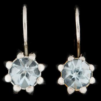 SMYCKESSET, sterling silver, "Kvinnans röst", Kirsti Doukas, Kalevala Koru, design 2006. Vikt tot 30 g.