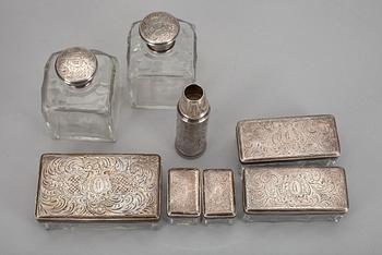 SKRIN, trä samt mässing, TOILETTETILLBEHÖR, 7 delar, silver samt glas, Frankrike 1800-tal.