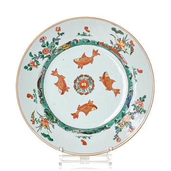 974. A famille verte dish, Qing dynasty, Kangxi (1662-1722).