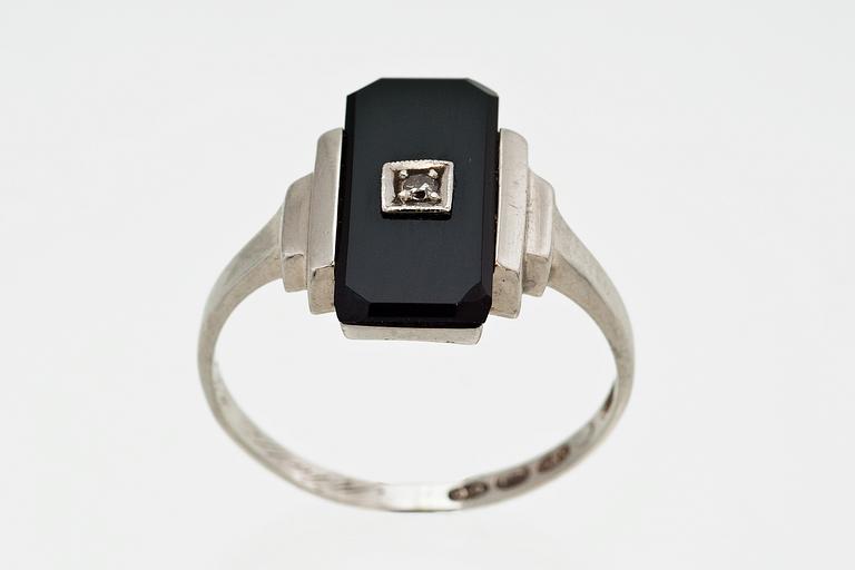RING.