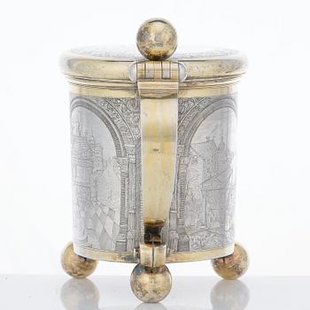 A Baltic 17th century parcel-gilt silver tankard, unmarked.