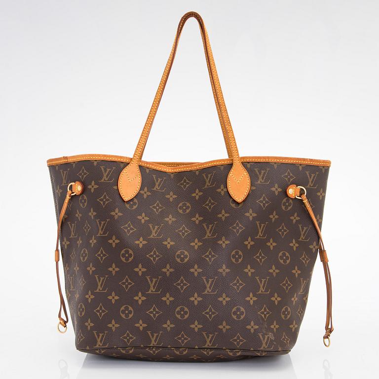Louis Vuitton, a Monogram Canvas 'Neverfull MM' bag.