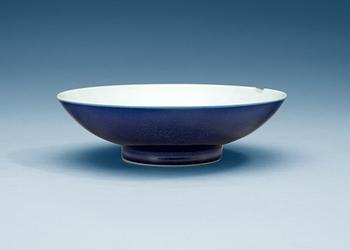 A blue glazed bowl, late Qing dynasty with Yongzhengs six character mark.