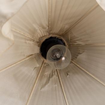 Josef Frank, taklampa, modell 2560, Firma Svenskt Tenn, formgiven på 1940-talet.