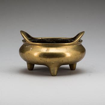 RÖKELSEKAR, brons. Qing dynastin med Xuande sex karaktärers märke. 1800/1900-tal.