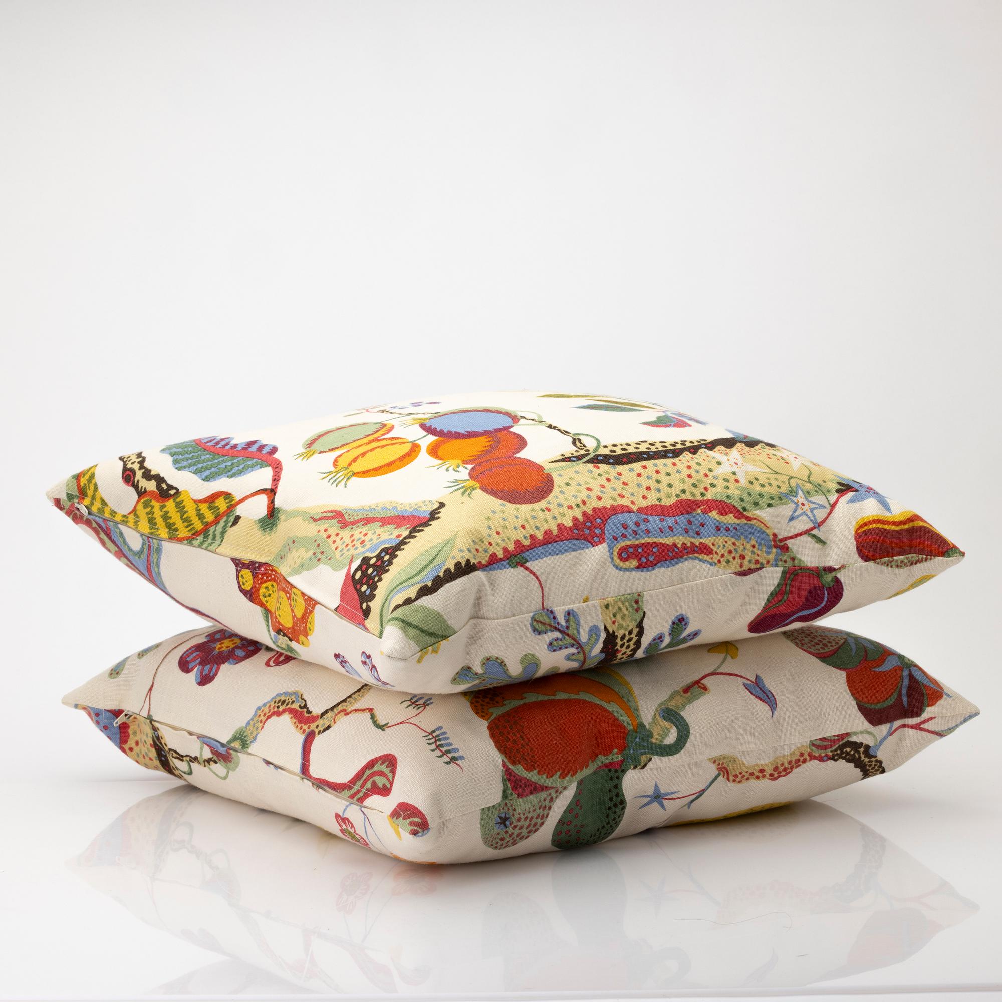 Josef Frank, Kuddar, ett par, "Vegetable Tree", Firma Svenskt Tenn, 2000-tal.