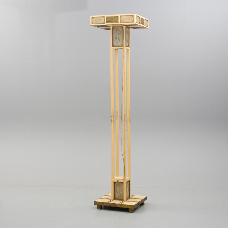 GOLVLAMPA, jugend, 1900-talets början.