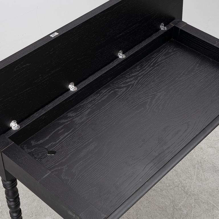 Marcel Wanders, a "Two top secretary desk", Moooi, Holland.