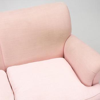 Josef Frank, a model 703 sofa, Firma Svenskt Tenn, ca. 2018.
