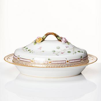 A Royal Copenhagen 'Flora Danica' dish with cover, Denmark, 20th Century.