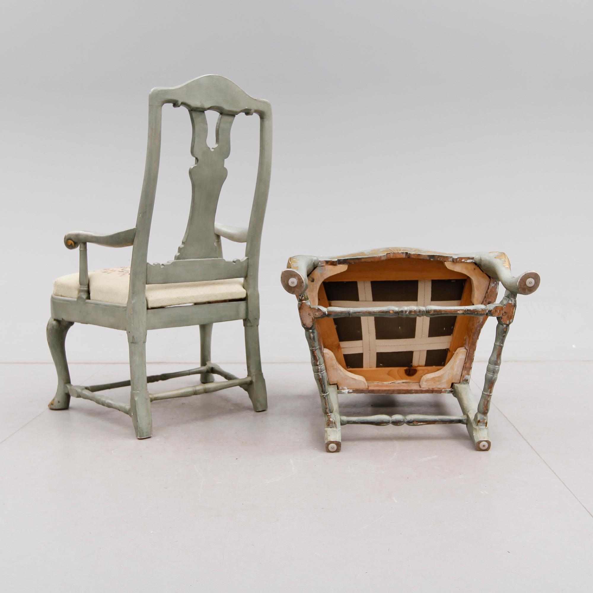 KARMSTOLAR, 2 st snarlika, senbarock, 1700-talets andra hälft.