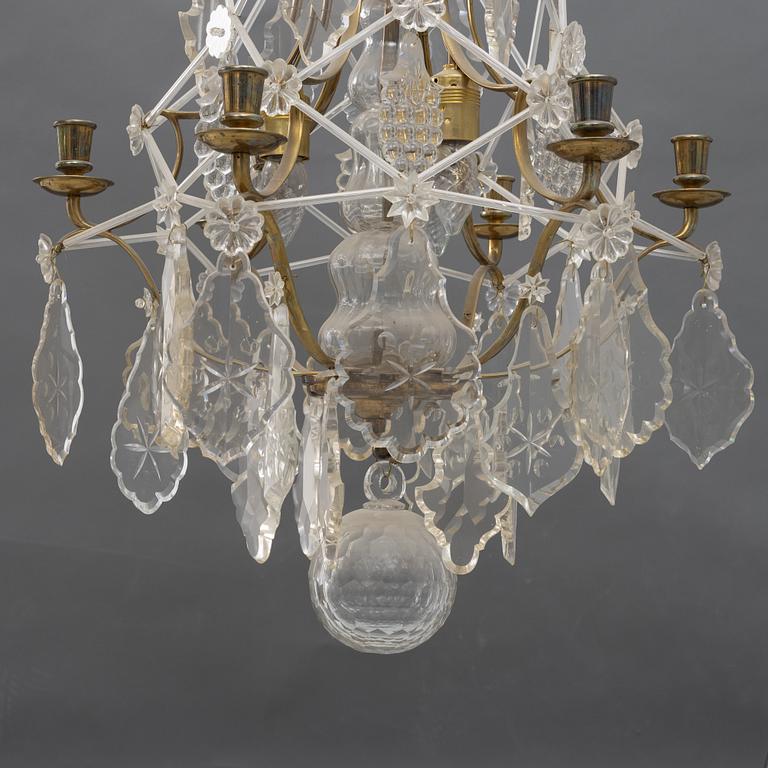 A Rococo style chandelier, early 20th Century.