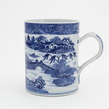 A large blue and white tankard, Qing dynasty, Qianlong (1736-95).