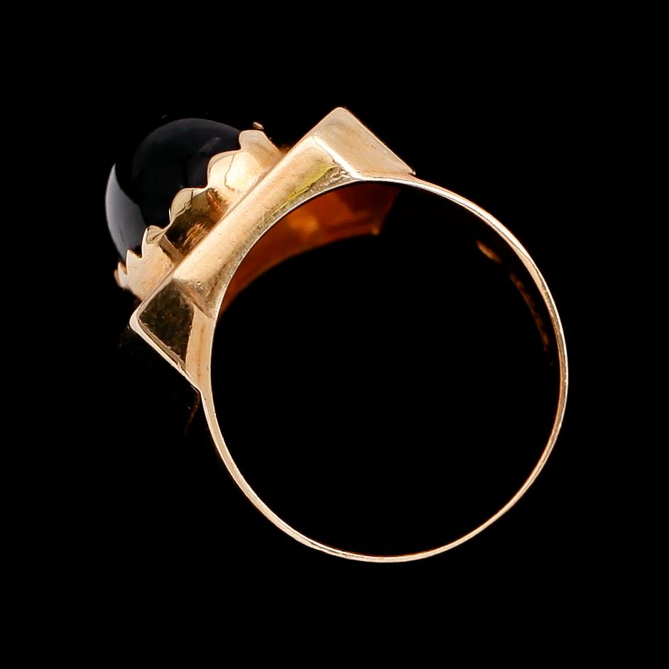 RING, 18 k guld och ametist, 1964. Vikt ca 8 g.