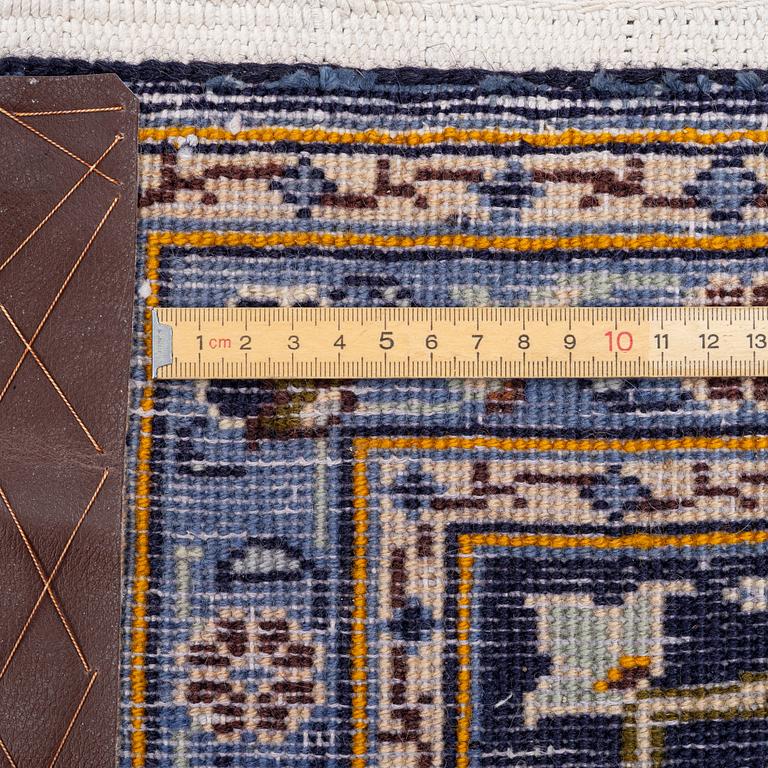 Keshan rug, approx. 370 x 255 cm.