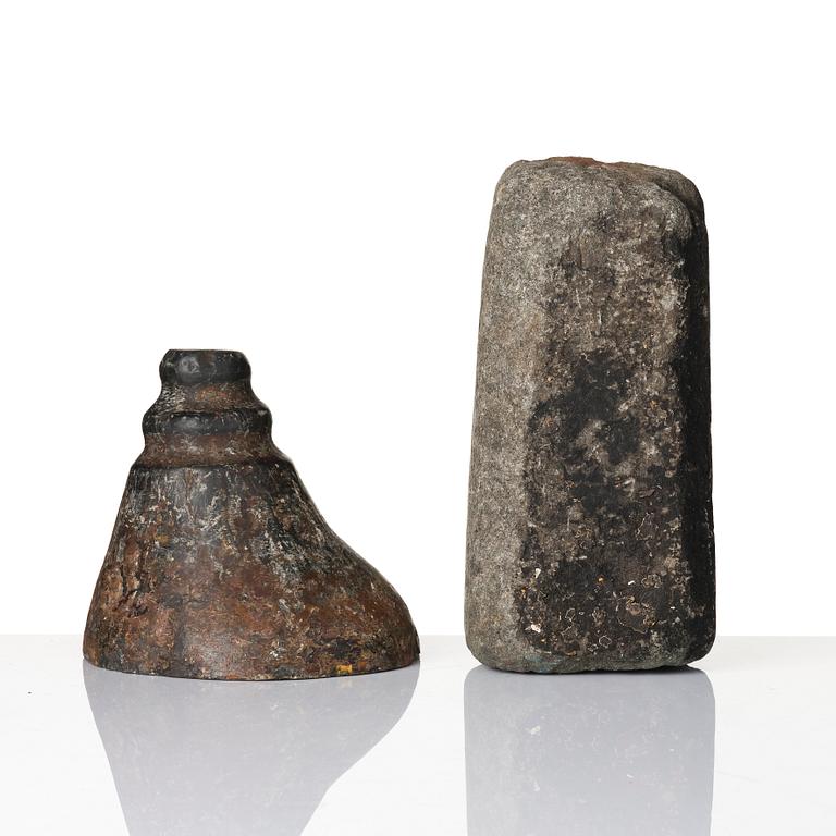 Two stone pigment graters, 18th / 19th century.