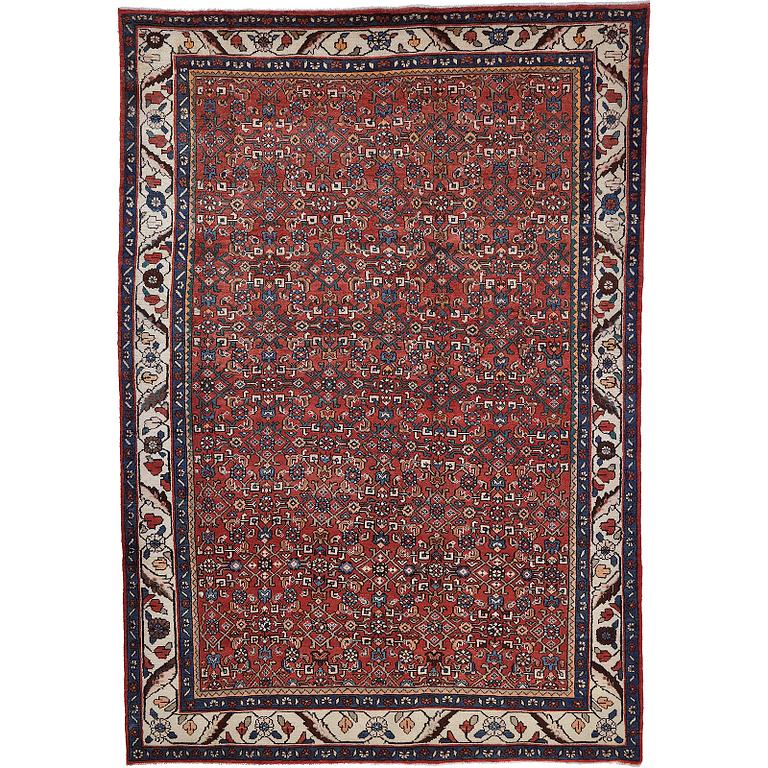 A carpet, Hamadan, ca 296 x 204 cm.