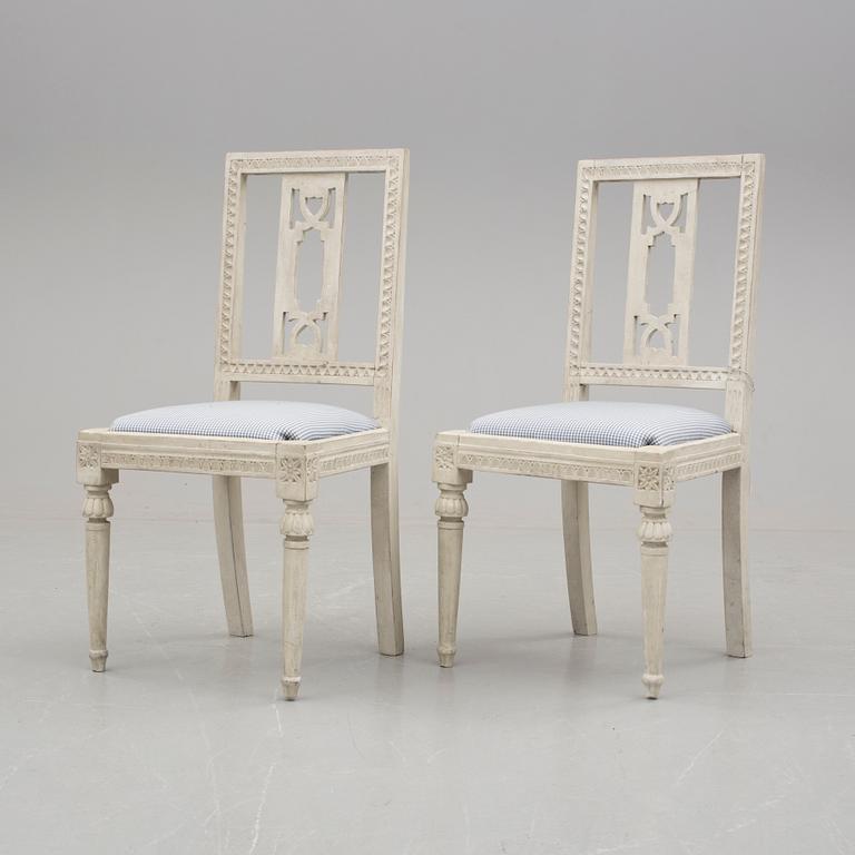 STOLAR, ett par, gustaviansk stil, 1900-tal.