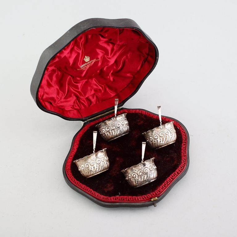 SALTKAR, 4 st, SAMT SKEDAR, 4 st, silver, London 1890. Vikt ca 102 g.