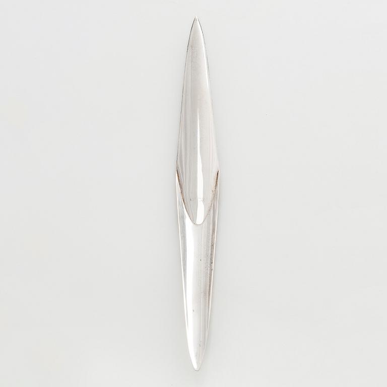 Tapio Wirkkala, A silver dish and letter knife, Kultakeskus Hämeenlinna 1960 and 1964.