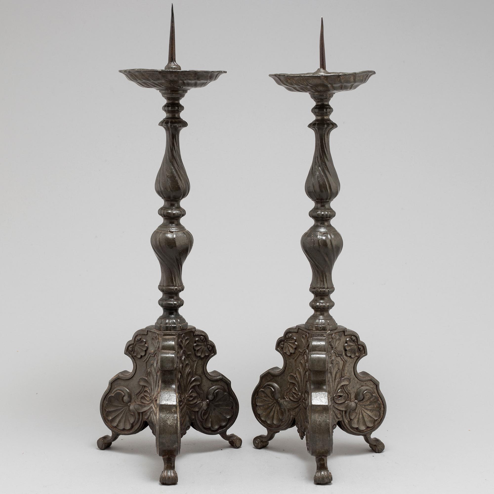 LJUSSTAKAR, ett par, tenn, 1600-/1700-tal.