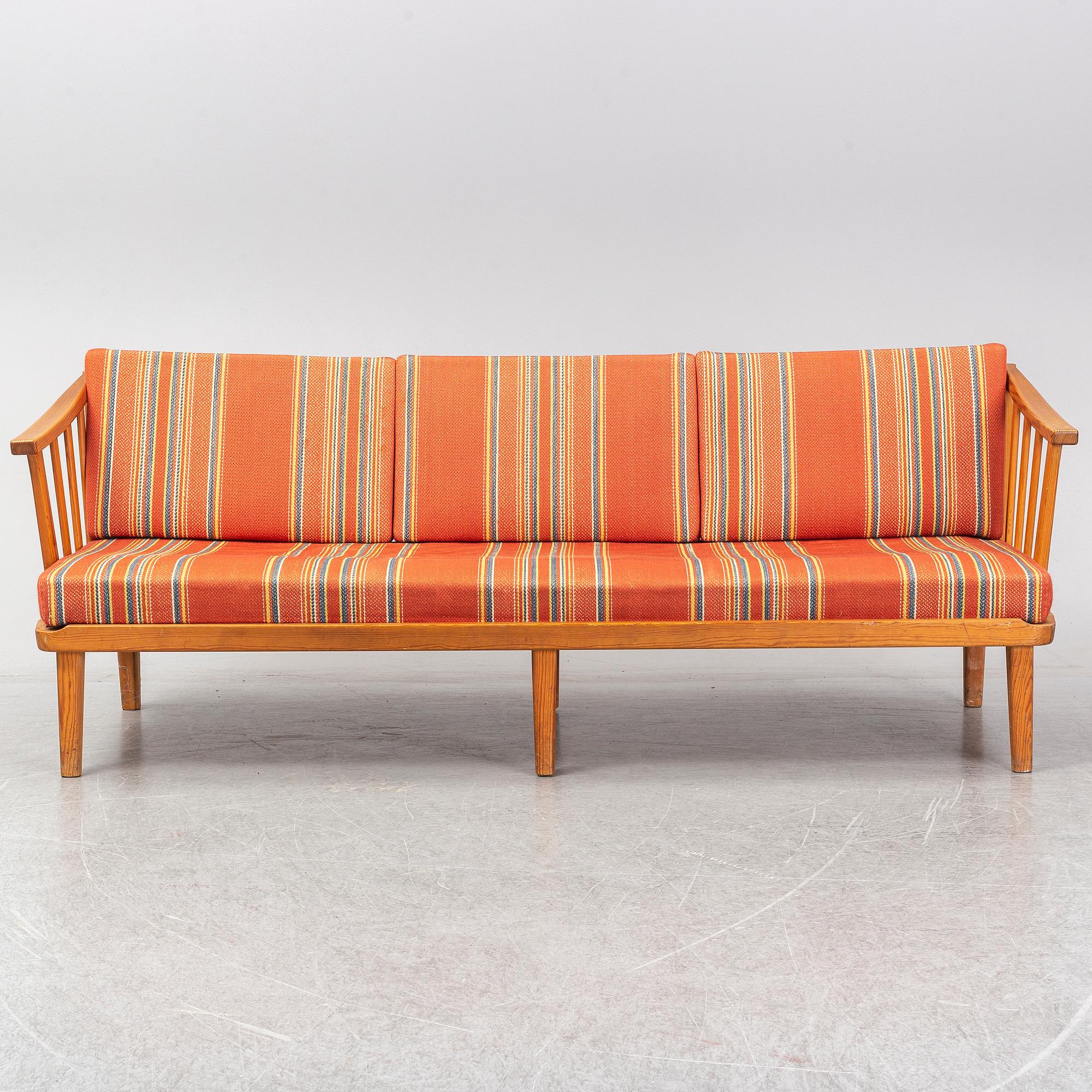 CARL MALMSTEN, soffa, Visingsö, 1900-talets andra hälft.