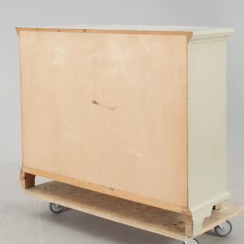 SKÄNK, gustaviansk stil, 1900-talets andra hälft.