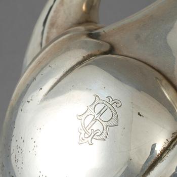 KAFFESERVIS, silver, 3 delar, C G Hallberg, rokokostil, Göteborg, 1925. 983 gram.