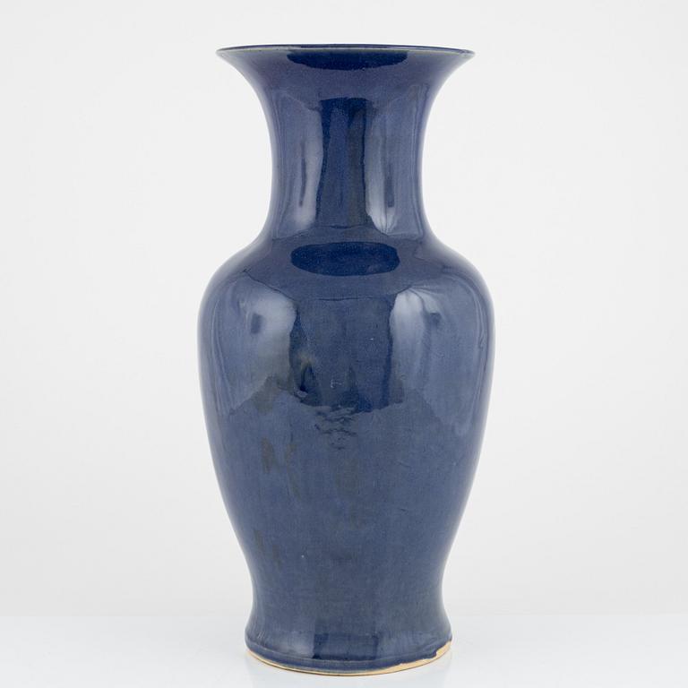 A blue glazed porcelain vase, China, 20th Century.